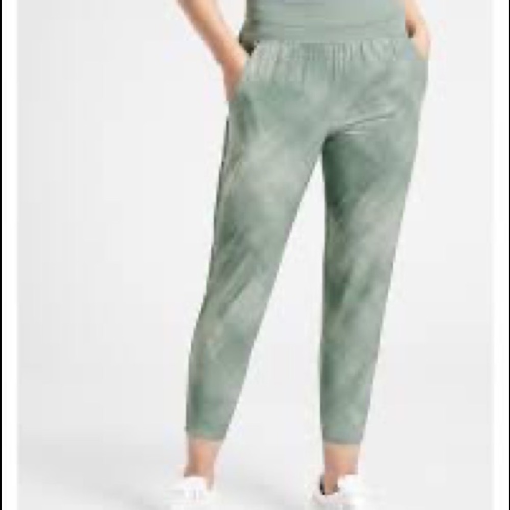 Athleta Nolita Slim tapered crop pant Sz 10